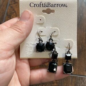 Set of dangly black earrings